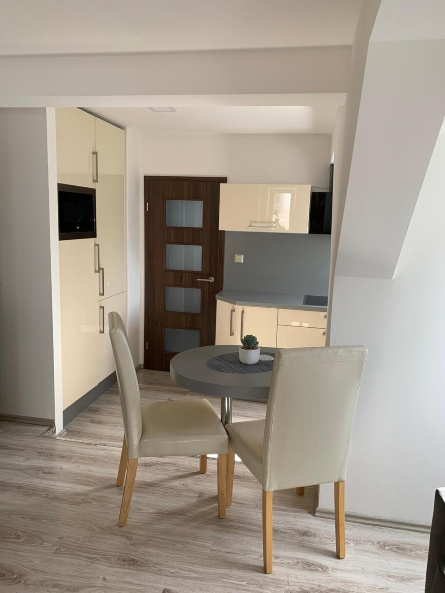 Apartmanovy Byt 2 Tremosna Exterior foto